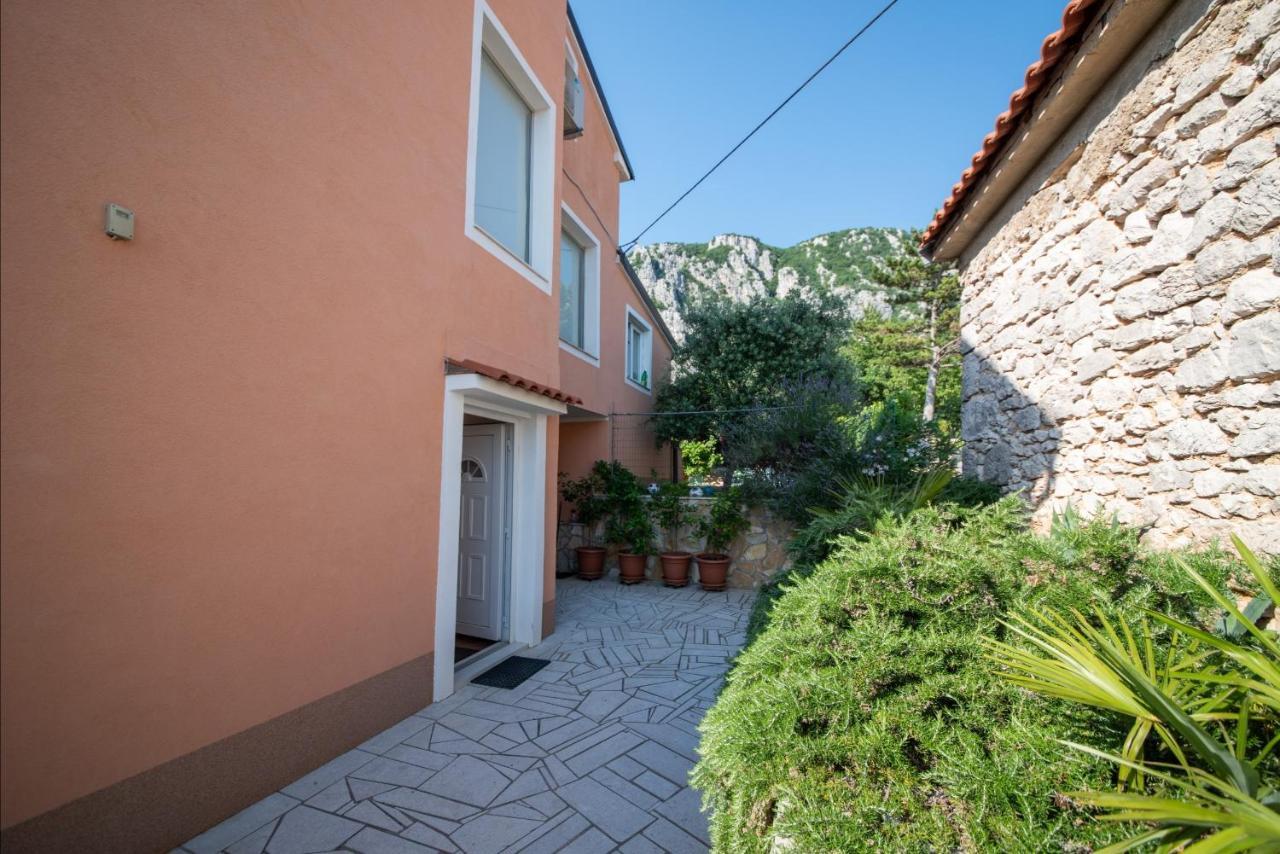 Apartman Sous Les Rochers Grižane Buitenkant foto