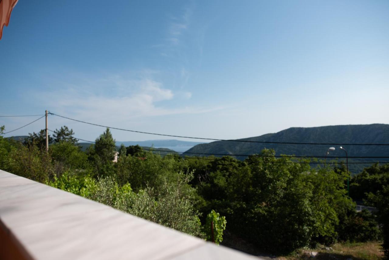 Apartman Sous Les Rochers Grižane Buitenkant foto