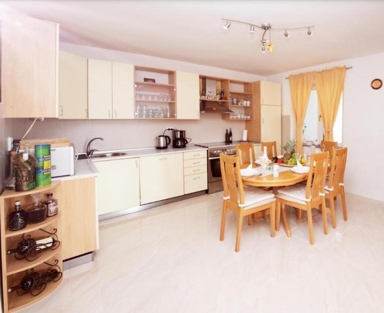 Apartman Sous Les Rochers Grižane Buitenkant foto
